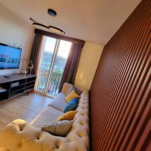 Elegante Cerca De Embajada De Eeuu Y Cayala Apartamento